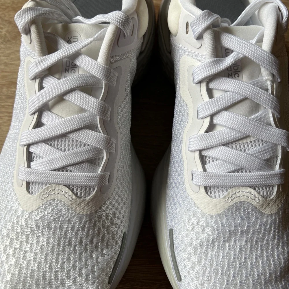 Nike Women’s Zoomx Invincible Run FK White Running Shoes CT2229-101 Size 8.5 - Picture 6 of 7